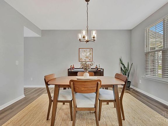 4th image of 9298 Gardenside Ln