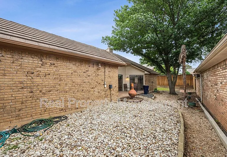 2739 Sedgeway Ln — Photo 24