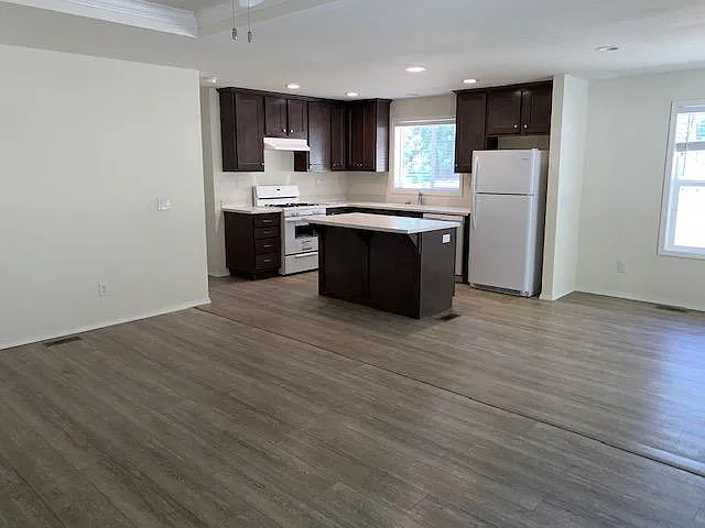 3 bed, 1222 sqft, $1,800 — Photo 4