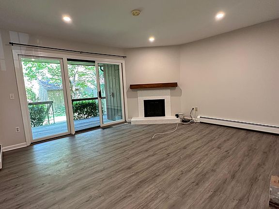 4th image of 306 Eagle Bay Dr