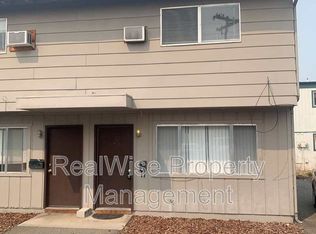 1112 SW 5th St APT B, Grants Pass, OR 97526