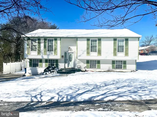 7921 Legation Rd, Hyattsville, MD 20784