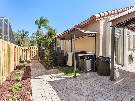4th image of 4078 NW 61st Terrace