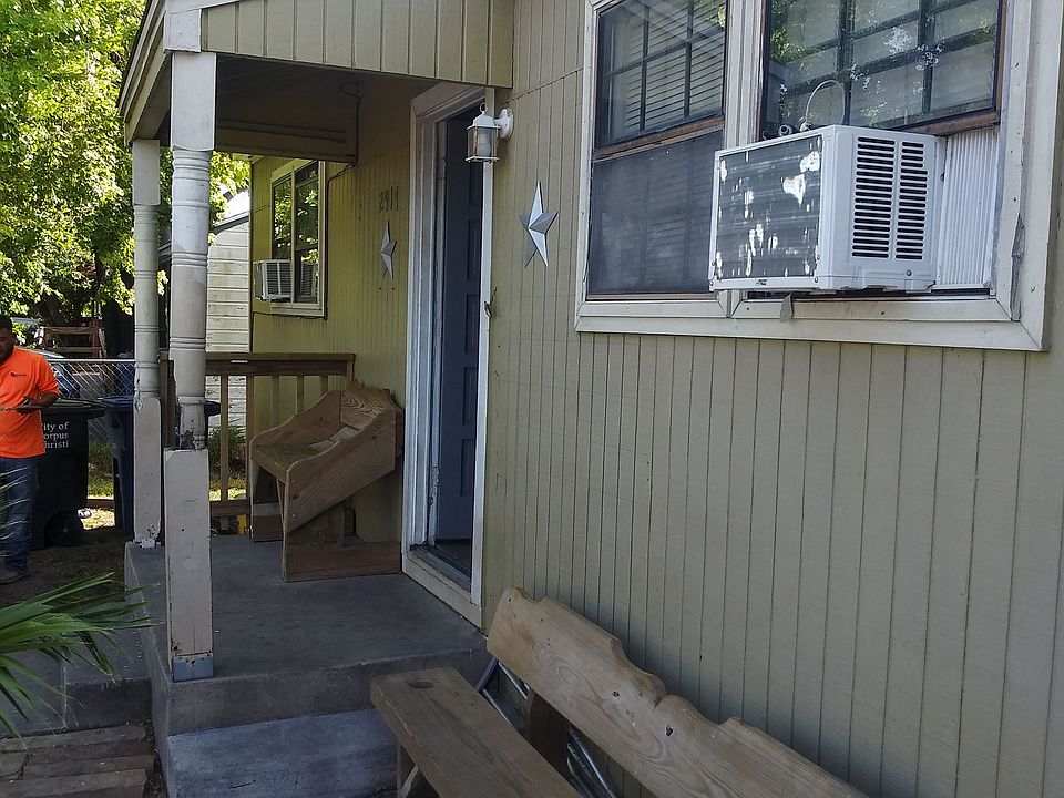 2nd image of 2917 David St