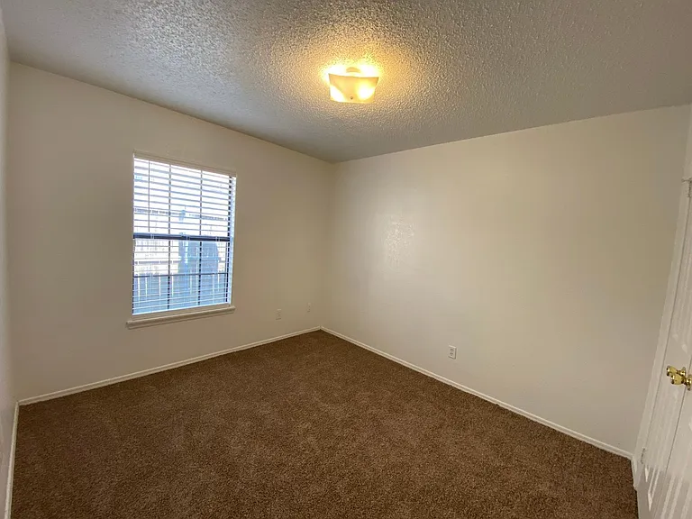 7904 Steppington Dr — Photo 11