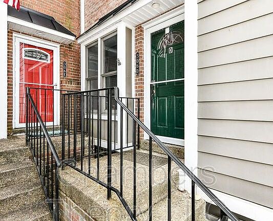 2nd image of 306D S Wayne St APT D