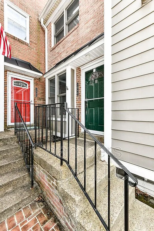 Building Photo - 306D S Wayne St #D