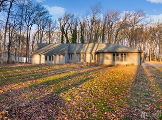 20 Cambridge Dr, Colonia, NJ 07067