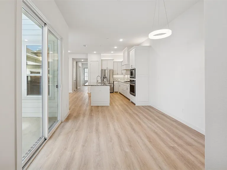 928 Marian Dr — Photo 36