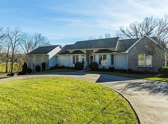 2nd image of 145 Lakeshore Dr