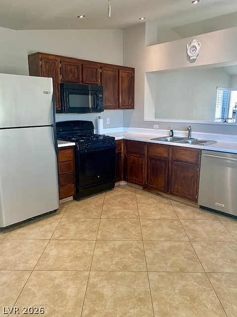 2 bed, 2.0 bath, 951 sqft, $1,750 — Photo 3