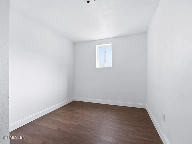 1715 Brackland St — Photo 10