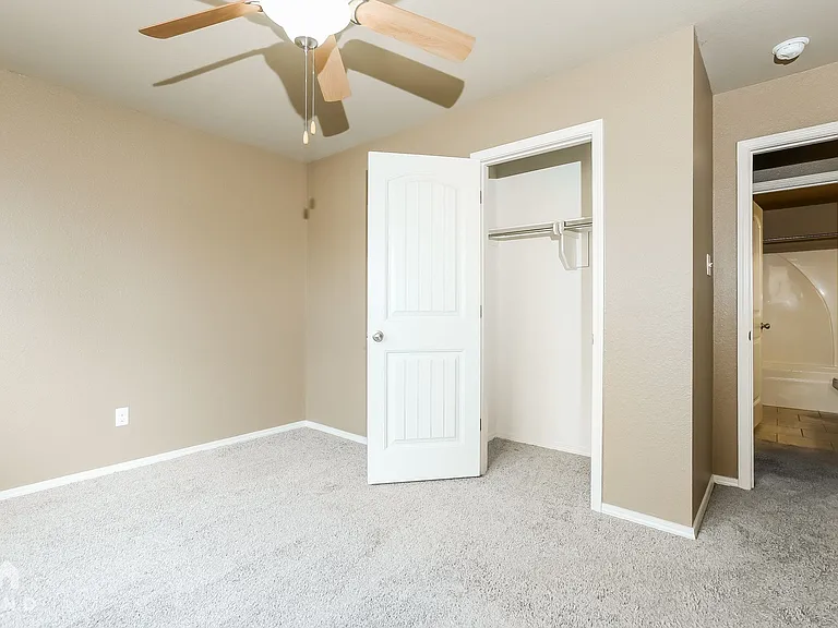 155 Harvick Cir — Photo 15