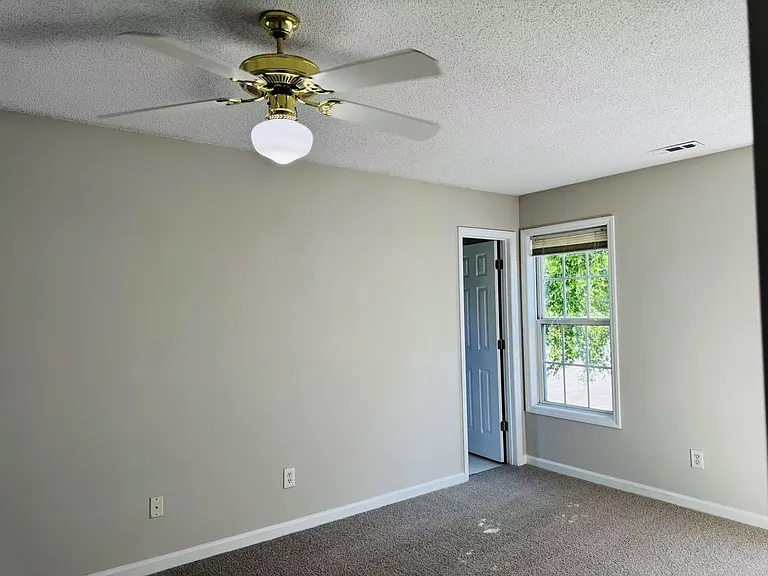 4644 Valley Stream Dr — Photo 12