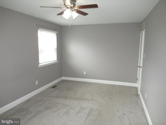 5th image of 1506 Stoney Ln #B