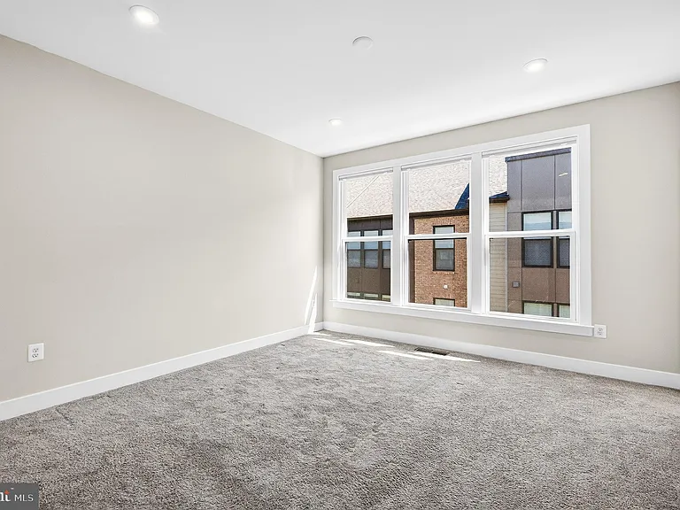 2421 Liberty Loop — Photo 26