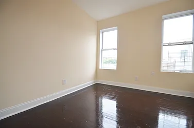 Rented by CITY SKYLINE REALTY INC