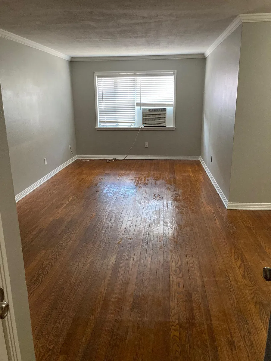 Building Photo - 2512 Shakespeare St #8