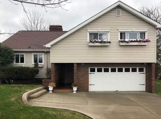 105 Oakview Dr, Kenova, WV 25530