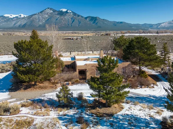 39 N Mesa Rd, El Prado, NM 87529