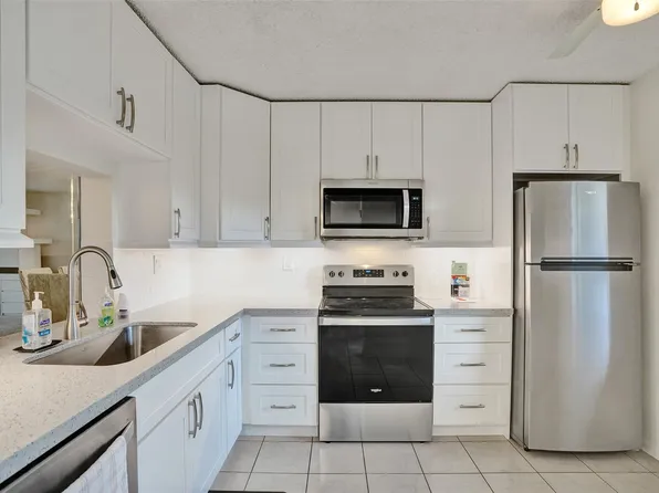 2900 NW 42nd Avenue #A401, Coconut Creek, FL 33066