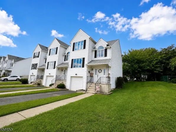 271 W High St, Bound Brook Boro, NJ 08805