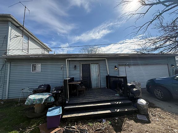 3rd image of 2827 E 6th Ave