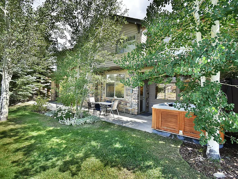 172 Robin Dr — Photo 23