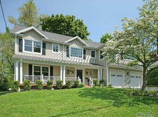 36 Washington Ave, Glen Head, NY 11545
