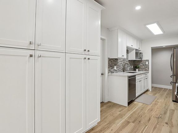 5th image of 508 Seabrook Court