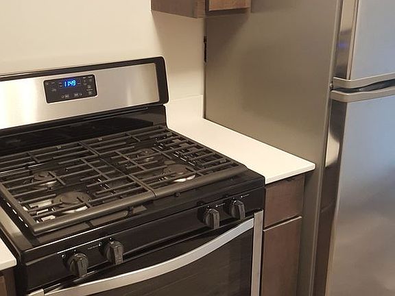 5th image of 2867 S Kinnickinnic Ave APT 224