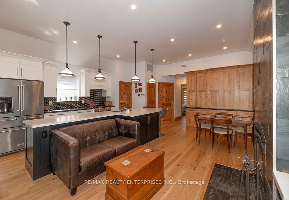 1st image of 837 Kingston Rd