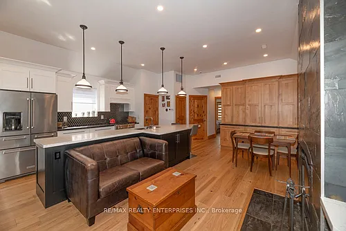 837 Kingston Rd #UPPER Photo 1