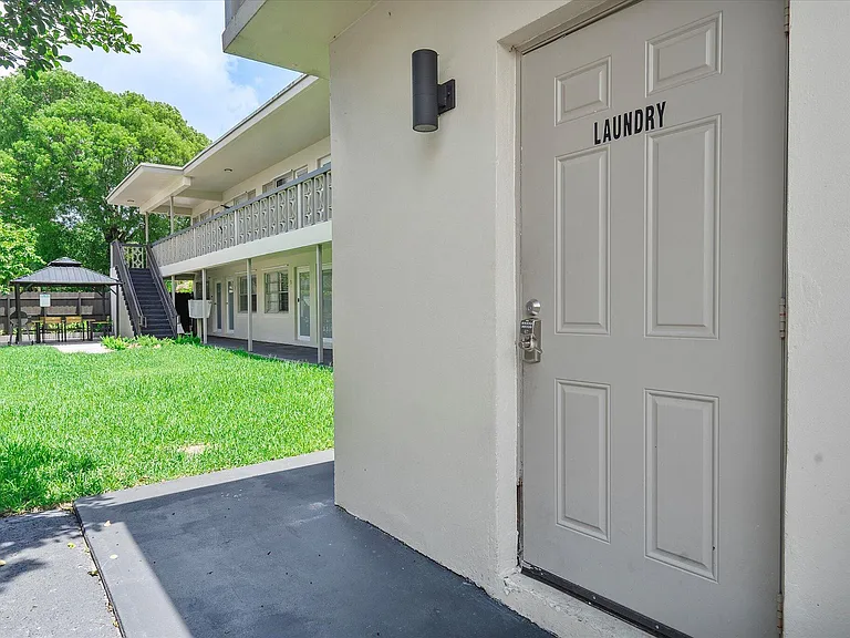 1638 Plunkett St #2 — Photo 3
