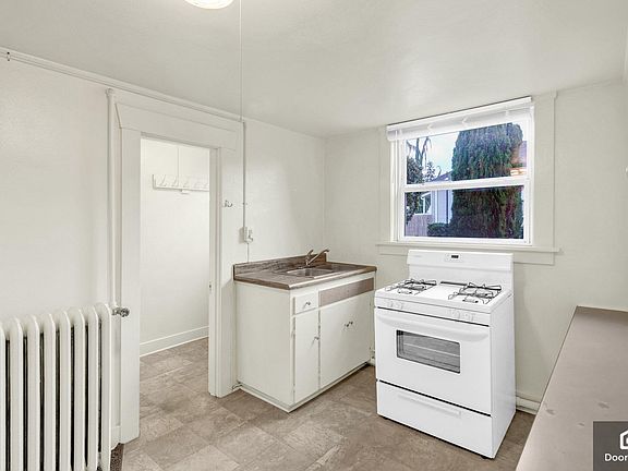 3rd image of 2507 Wetmore Ave Unit 8