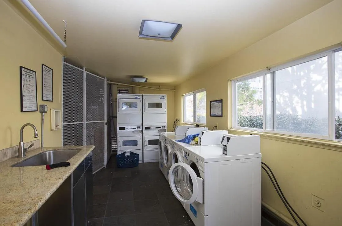 1 bed, 756 sqft, $2,650 — Photo 4