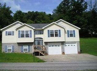 171 Hutchison Lake Dr, Ripley, WV 25271