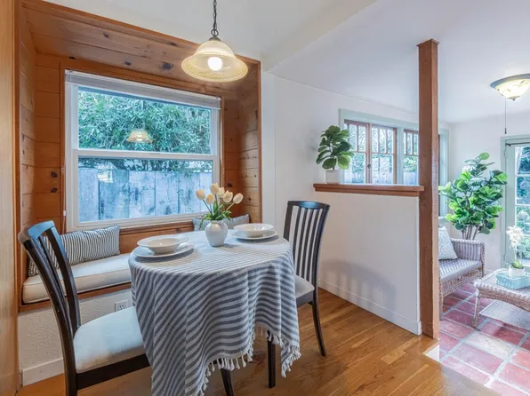 516 8th St, Pacific Grove, CA 93950