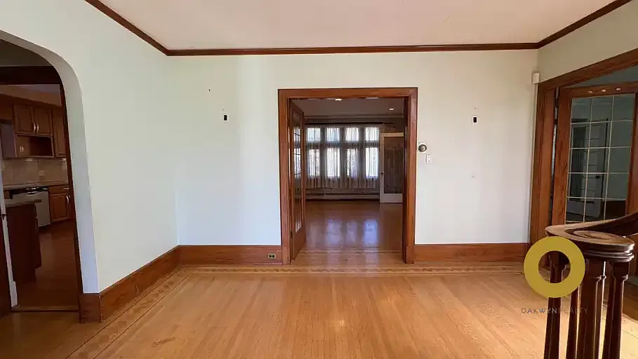 1603 W 49th Ave — Photo 3