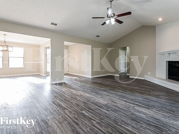 3rd image of 14122 Crystal Cove Dr