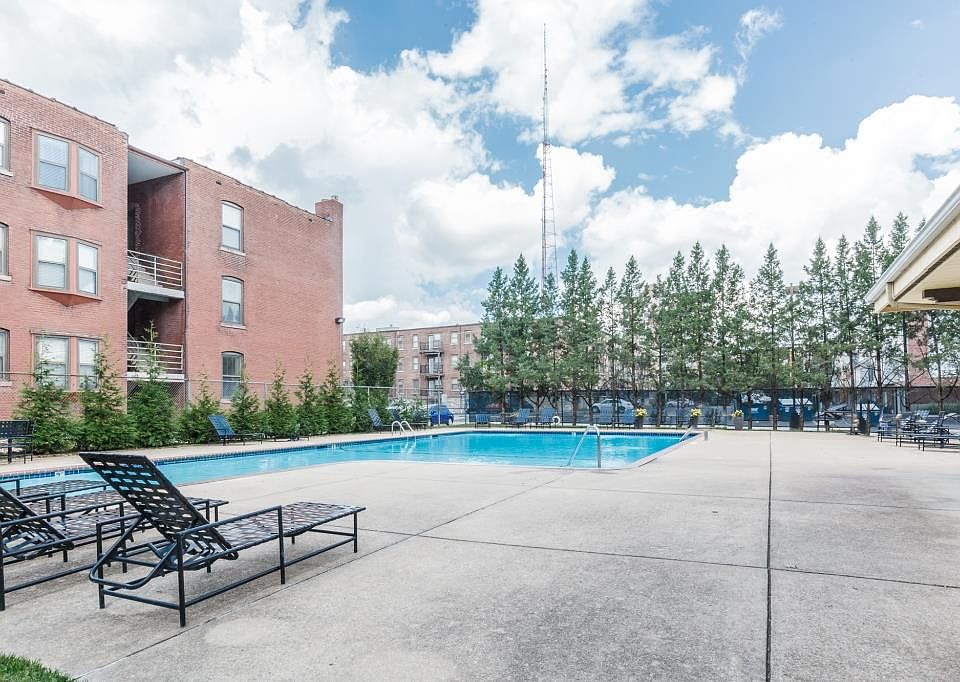 2nd image of 5829 Nina Pl APT 2E