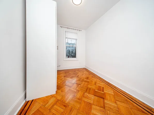 23-42 Crescent Street image 7 of 13