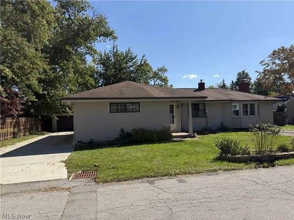 35952 Lakomis Dr, Eastlake, OH 44095