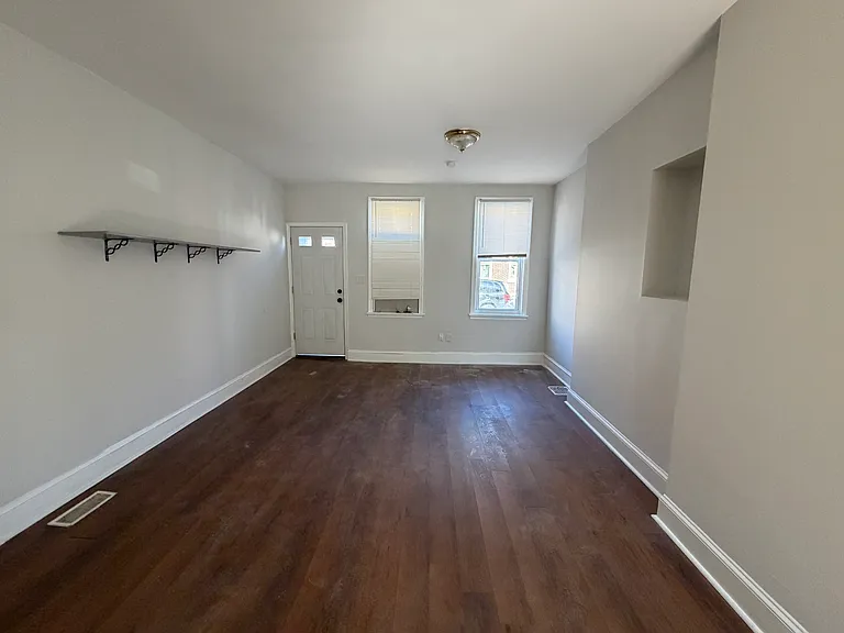 1026 Bennett St — Photo 5