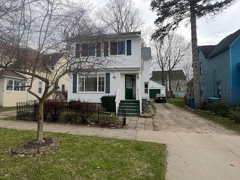 Reed St — Photo 1