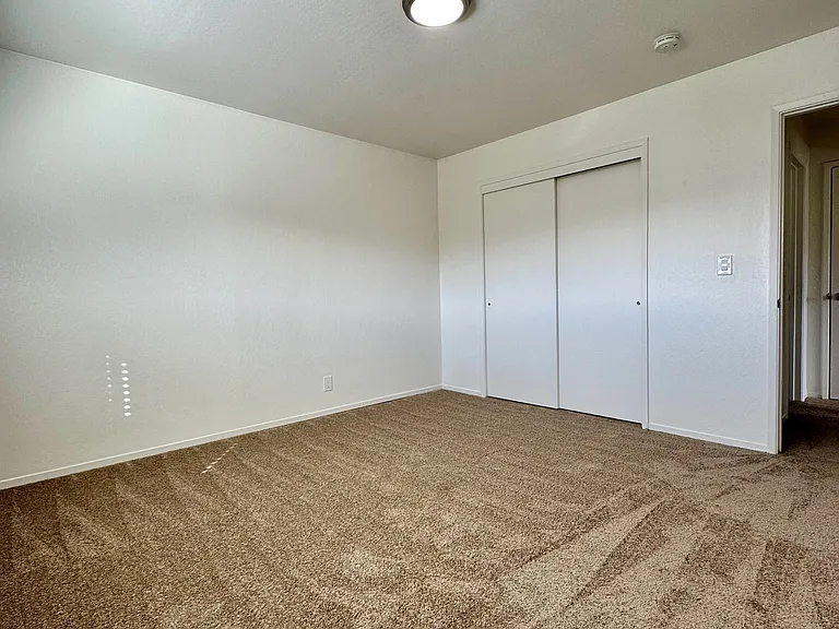 115 Towne Terrace — Photo 14