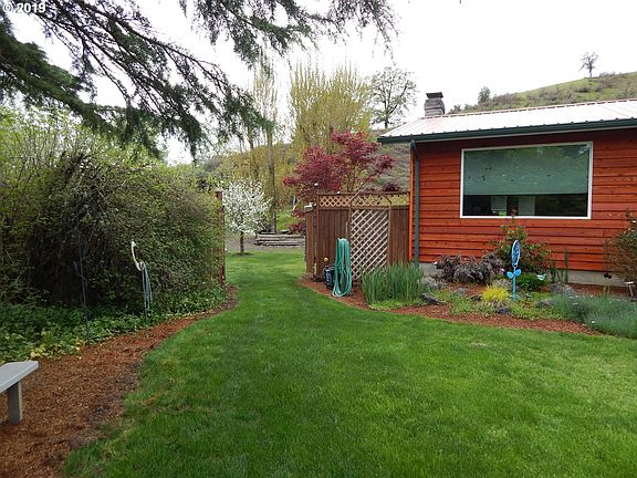 2nd image of 12736 N Umpqua Hwy