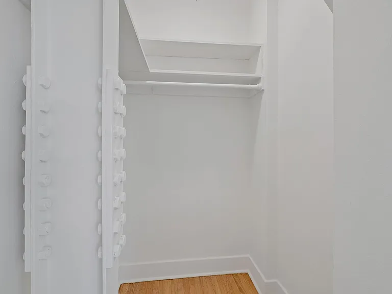 945 Larkin Street — Photo 11