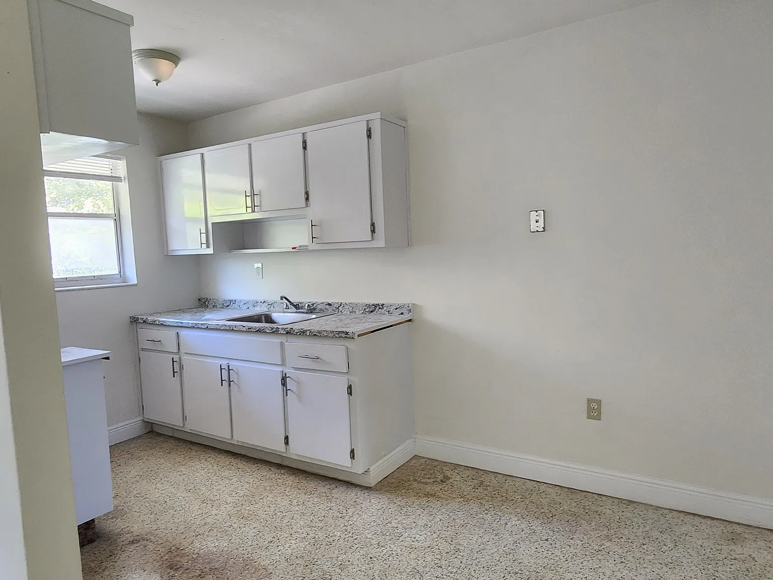 1 bed, 650 sqft, $1,400 — Photo 2