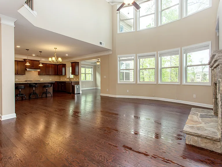 930 Hampton Oaks Dr — Photo 8